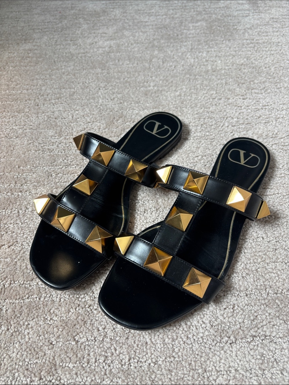 Valentino Garavani Roman Stud Black Leather Sandal Shoe size 38 Women’s